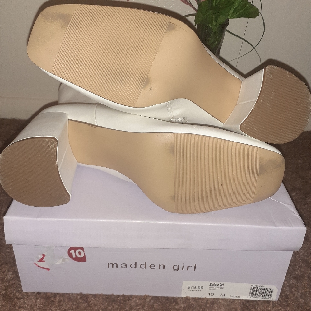 White ankle boot - Picture 3 of 6